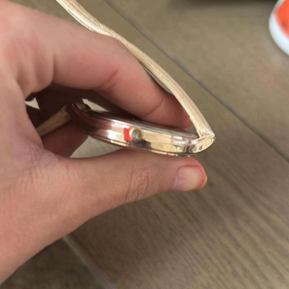 Brand new gold tone analog watch - Picture 2 of 3